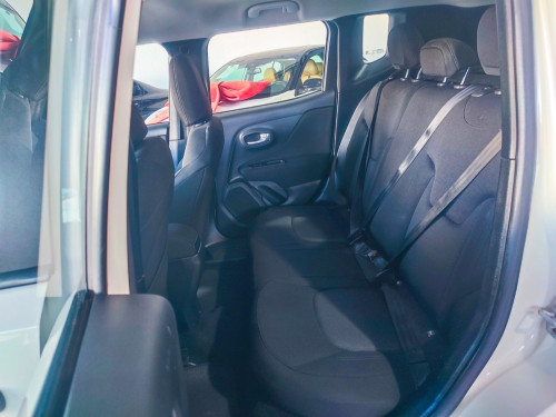 Foto do veículo Jeep Renegade Custom 1.8 4x2 Flex 16V Mec. 2021/2021 ID: 89733