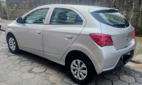 Foto do veículo GM - CHEVROLET ONIX HATCH LT 1.0 8V FlexPower 5p Mec. 2017/2017 ID: 89781