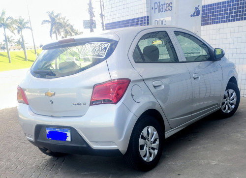 Foto do veículo GM - CHEVROLET ONIX HATCH LT 1.0 8V FlexPower 5p Mec. 2017/2017 ID: 89781
