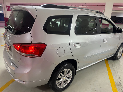 Foto do veículo GM - CHEVROLET SPIN LT 1.8 8V Econo.Flex 5p Aut. 2023/2022 ID: 89783