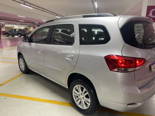 Foto do veículo GM - CHEVROLET SPIN LT 1.8 8V Econo.Flex 5p Aut. 2023/2022 ID: 89783