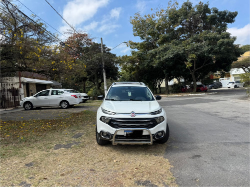 Foto do veículo FIAT Toro Volcano 2.0 16V 4x4 TB Diesel Aut. 2017/2017 ID: 89784