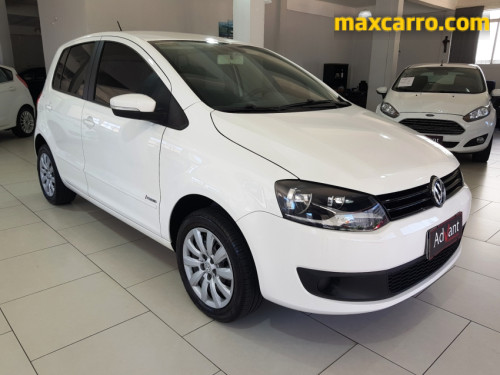 Foto do veículo VW - VolksWagen Fox 1.0 Mi Total Flex 8V 5p 2014/2013 ID: 89823