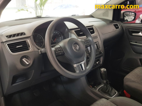 Foto do veículo VW - VolksWagen Fox 1.0 Mi Total Flex 8V 5p 2014/2013 ID: 89823