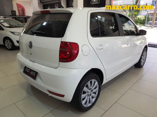 Foto do veículo VW - VolksWagen Fox 1.0 Mi Total Flex 8V 5p 2014/2013 ID: 89823