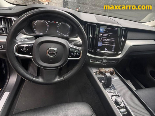 Foto do veículo Volvo XC 60 T-5 MOMENTUM 2.0 254cv AWD 5p 2021/2021 ID: 89916