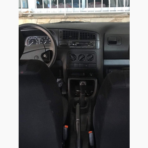 Foto do veículo VW - VolksWagen Golf GL 1.8/ 2.0i 4p 1995/1995 ID: 89957