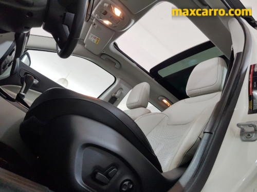 Foto do veículo Jeep COMPASS LIMITED 2.0 4x2 Flex 16V Aut. 2018/2017 ID: 90013