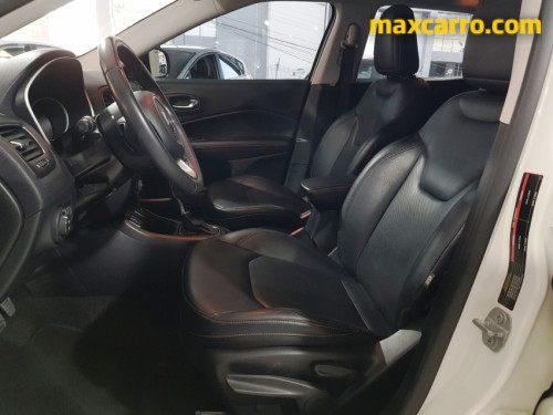 Foto do veículo Jeep COMPASS LONGITUDE 2.0 4x2 Flex 16V Aut. 2017/2017 ID: 90050
