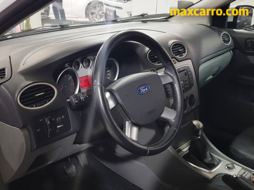Foto do veículo Ford Focus 1.6 S/SE/SE Plus Flex 8V/16V  5p 2013/2012 ID: 90133