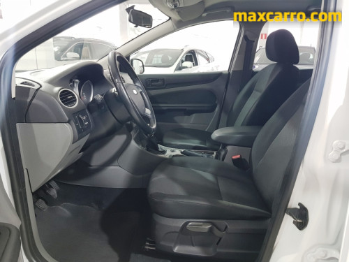 Foto do veículo Ford Focus 1.6 S/SE/SE Plus Flex 8V/16V  5p 2013/2012 ID: 90133