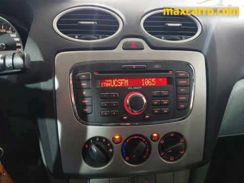 Foto do veículo Ford Focus 1.6 S/SE/SE Plus Flex 8V/16V  5p 2013/2012 ID: 90133