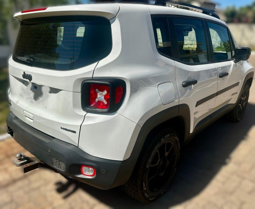 Foto do veículo Jeep Renegade Moab 2.0 4x4 TB Diesel Aut. 2021/2021 ID: 90149