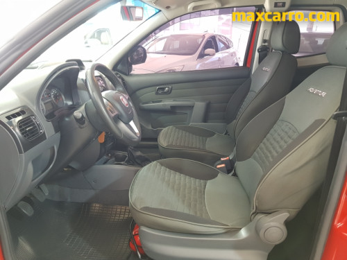 Foto do veículo Fiat Strada Adv.Ext./ Ext. 1.8 LOCKER Flex CD 2015/2015 ID: 90150