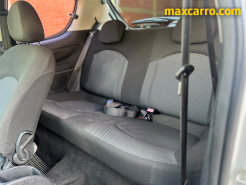 Foto do veículo Peugeot 207 XR 1.4 Flex 8V 3p 2012/2012 ID: 90157