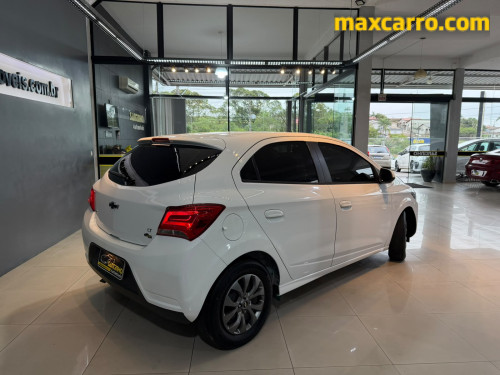 Foto do veículo GM - Chevrolet ONIX HATCH LT 1.0 8V FlexPower 5p Mec. 2019/2018 ID: 90186